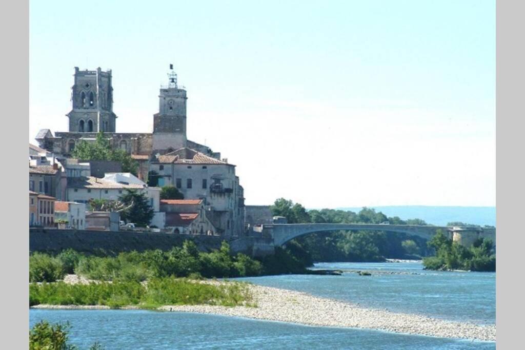 F1 Rez De Chaussee Au Coeur De Pont-Saint-Esprit Exterior photo